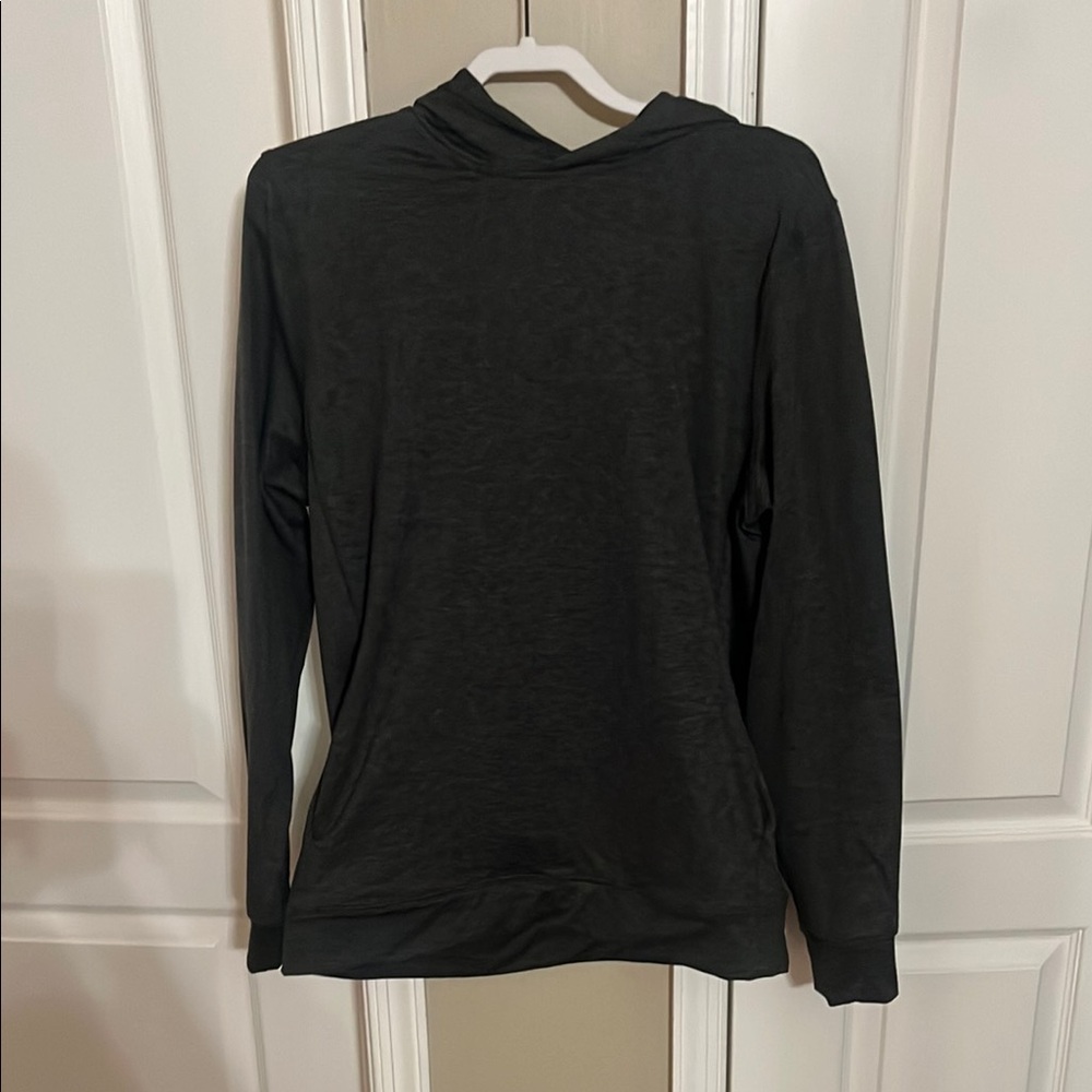 Chic Black Hooded Top